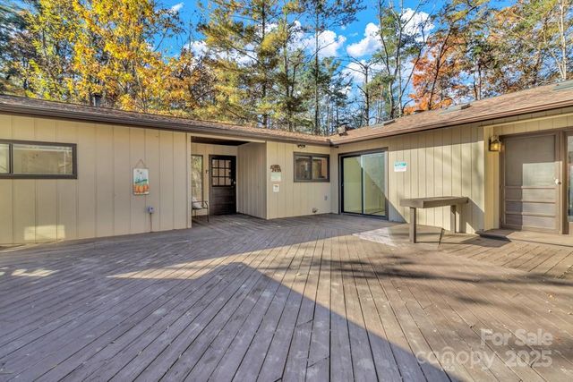 111 Hidden Pond Lane, Asheville, NC 28804