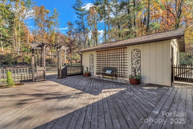 111 Hidden Pond Lane, Asheville, NC 28804