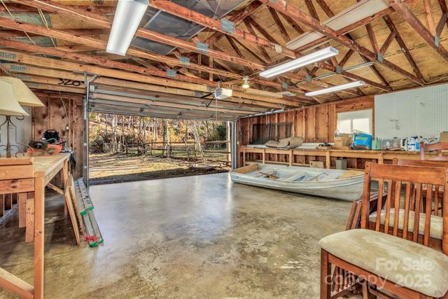 111 Hidden Pond Lane, Asheville, NC 28804