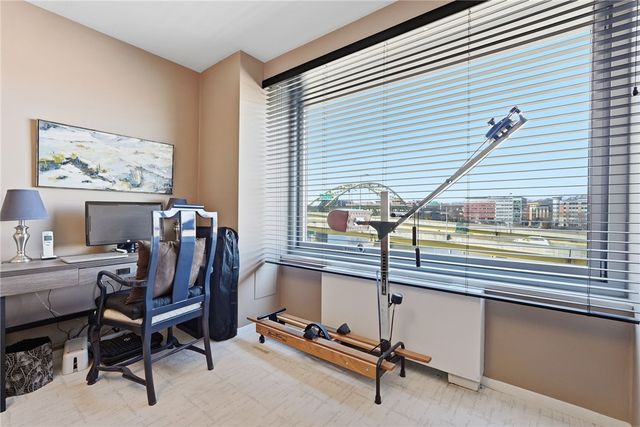 320 Fort Duquesne Blvd 4F, Downtown Pgh, PA 15222