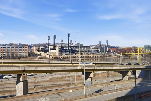 320 Fort Duquesne Blvd 4F, Downtown Pgh, PA 15222