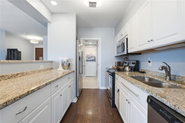 320 Fort Duquesne Blvd 4F, Downtown Pgh, PA 15222