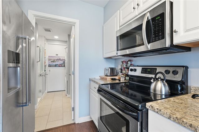 320 Fort Duquesne Blvd 4F, Downtown Pgh, PA 15222