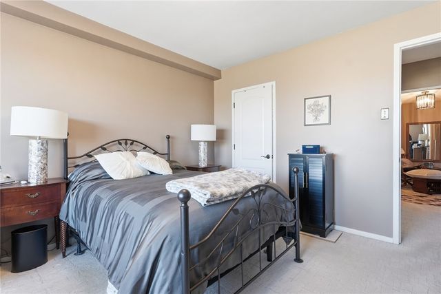 320 Fort Duquesne Blvd 4F, Downtown Pgh, PA 15222