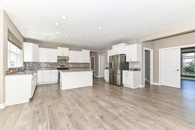 1515 E Maple View DRIVE, Oak Creek, WI 53154