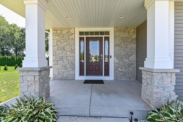1515 E Maple View DRIVE, Oak Creek, WI 53154