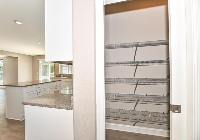 1515 E Maple View DRIVE, Oak Creek, WI 53154