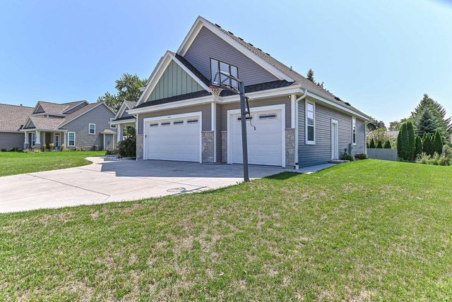 1515 E Maple View DRIVE, Oak Creek, WI 53154