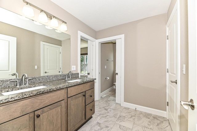 1515 E Maple View DRIVE, Oak Creek, WI 53154