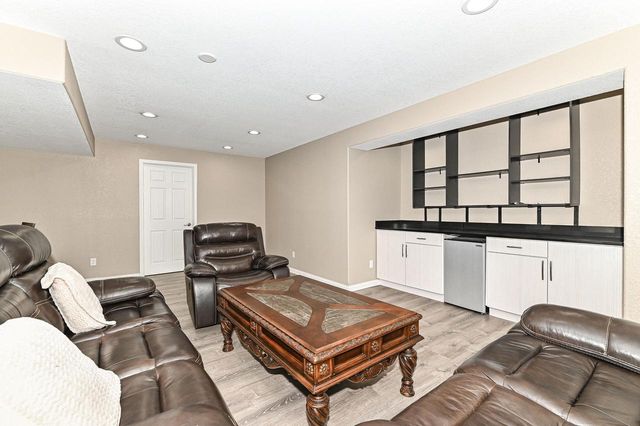 1515 E Maple View DRIVE, Oak Creek, WI 53154