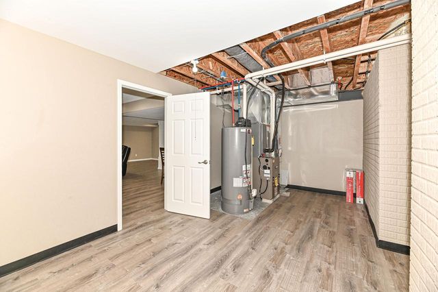 1515 E Maple View DRIVE, Oak Creek, WI 53154