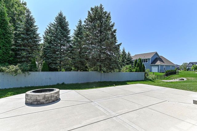 1515 E Maple View DRIVE, Oak Creek, WI 53154
