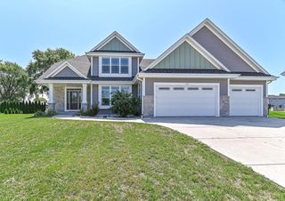 1515 E Maple View DRIVE, Oak Creek, WI 53154