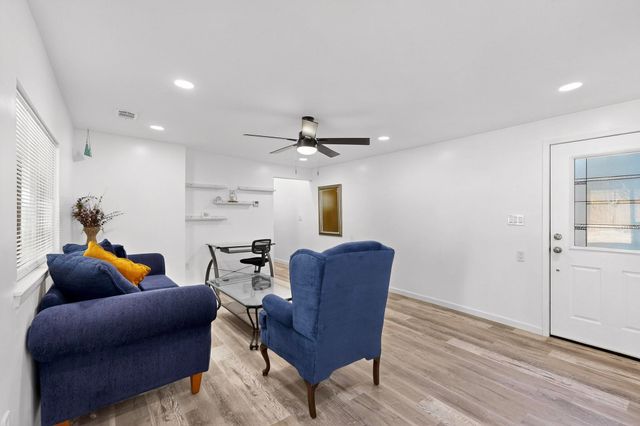 4214 Falls Drive, Dallas, TX 75211