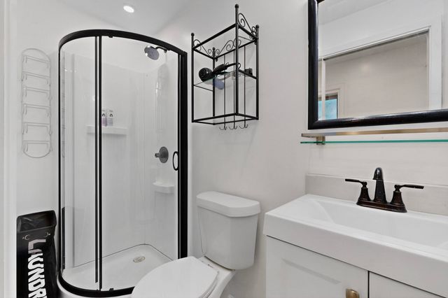 4214 Falls Drive, Dallas, TX 75211