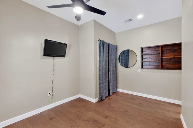 4214 Falls Drive, Dallas, TX 75211