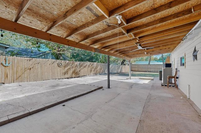 4214 Falls Drive, Dallas, TX 75211