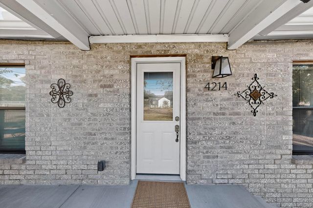 4214 Falls Drive, Dallas, TX 75211