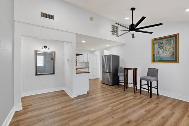 4214 Falls Drive, Dallas, TX 75211