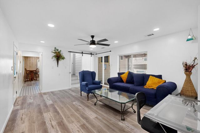 4214 Falls Drive, Dallas, TX 75211