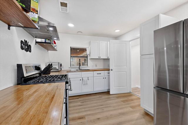 4214 Falls Drive, Dallas, TX 75211