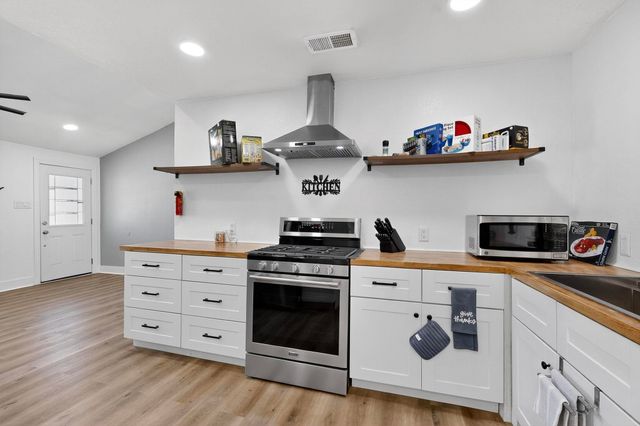 4214 Falls Drive, Dallas, TX 75211