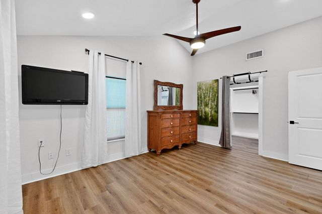 4214 Falls Drive, Dallas, TX 75211