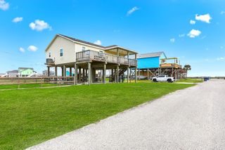 126 Nesmith Place, Surfside Beach, TX 77541