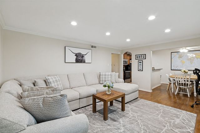 5832 Sandhurst Lane B, Dallas, TX 75206