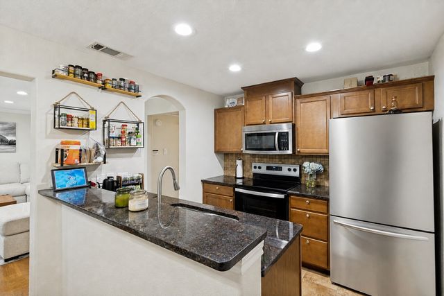 5832 Sandhurst Lane B, Dallas, TX 75206