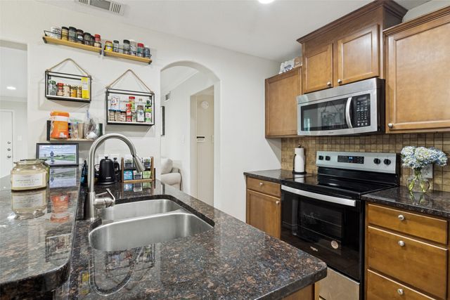 5832 Sandhurst Lane B, Dallas, TX 75206