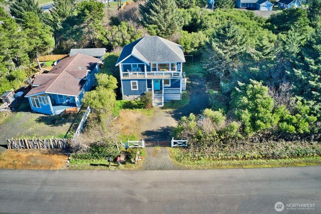 126 Sand Dune Avenue NW, Ocean Shores, WA 98569