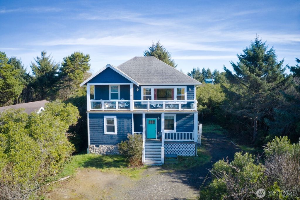 126 Sand Dune Avenue NW, Ocean Shores, WA 98569