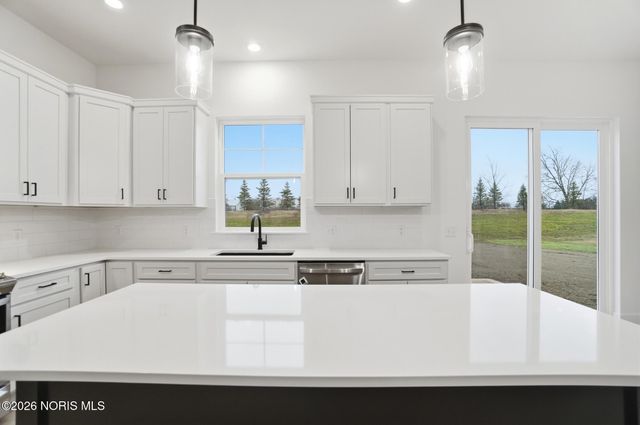 140 Barton Creek Drive, Perrysburg, OH 43551