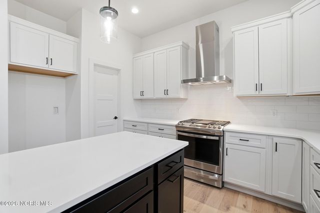 140 Barton Creek Drive, Perrysburg, OH 43551