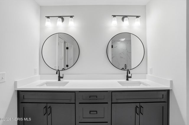 140 Barton Creek Drive, Perrysburg, OH 43551