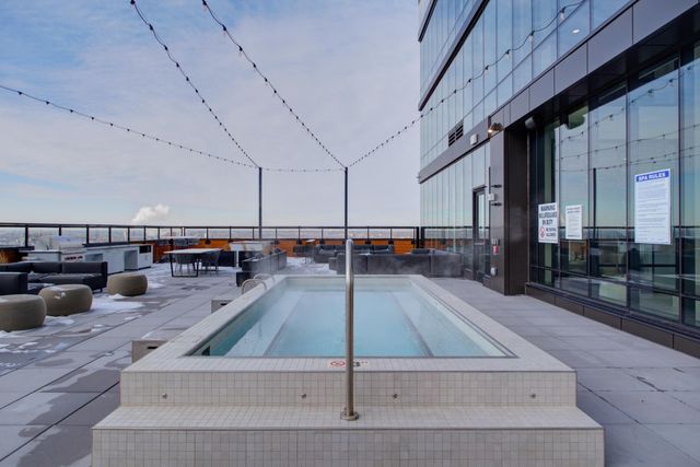 270 Hennepin Avenue 421, Minneapolis, MN 55401