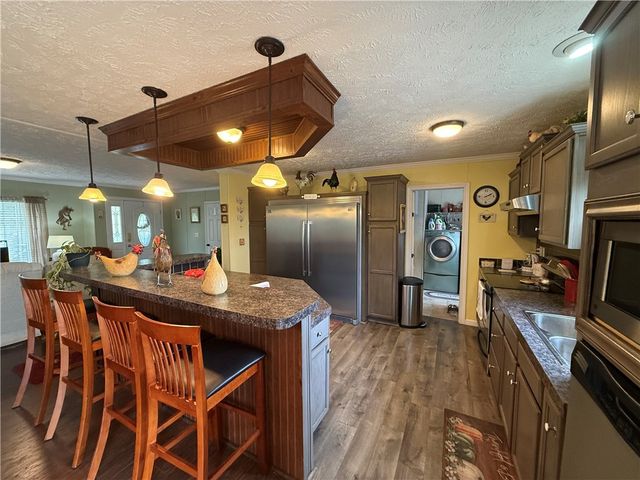 1 Suntop Lane, Holiday Island, AR 72631