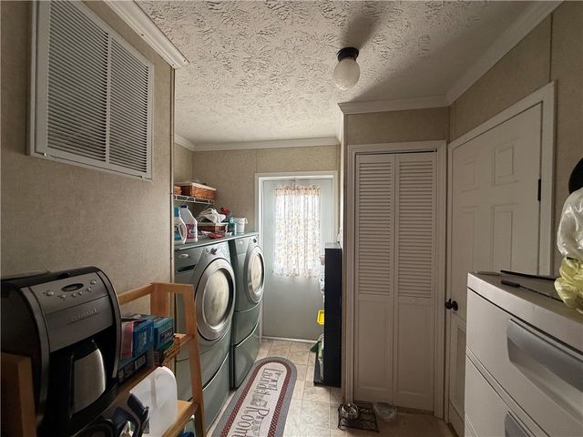 1 Suntop Lane, Holiday Island, AR 72631