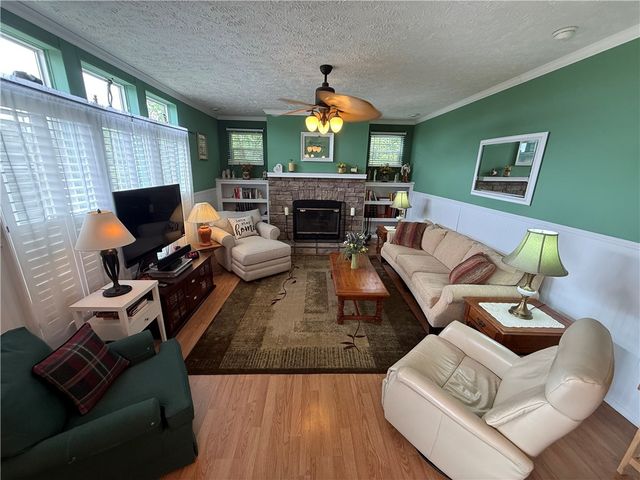1 Suntop Lane, Holiday Island, AR 72631