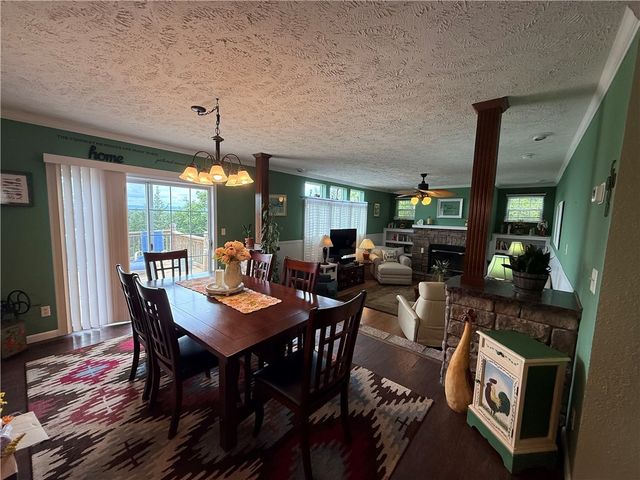 1 Suntop Lane, Holiday Island, AR 72631