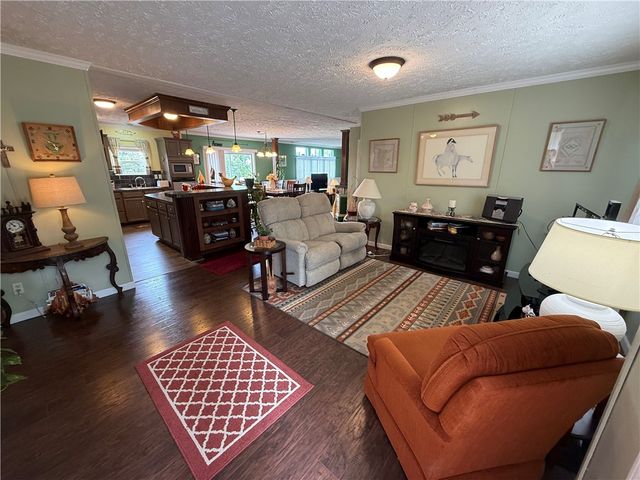 1 Suntop Lane, Holiday Island, AR 72631