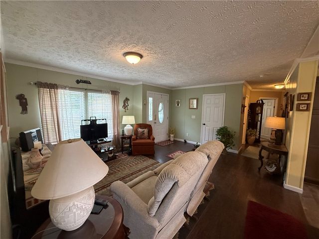 1 Suntop Lane, Holiday Island, AR 72631