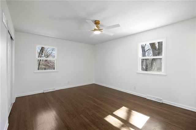 9211 W 76th Street, Overland Park, KS 66204