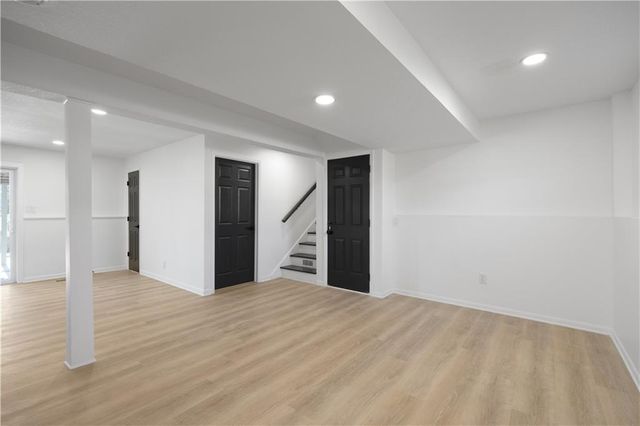 9211 W 76th Street, Overland Park, KS 66204