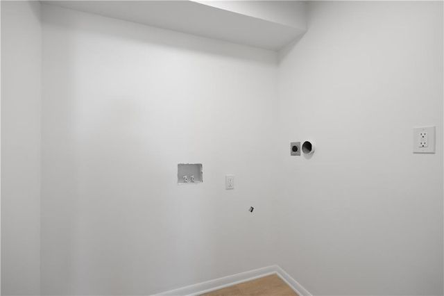 9211 W 76th Street, Overland Park, KS 66204