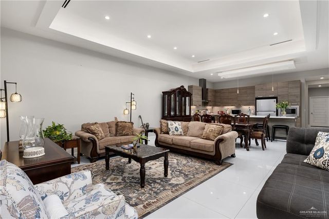 5816 Pelican Avenue, Palmhurst, TX 78573