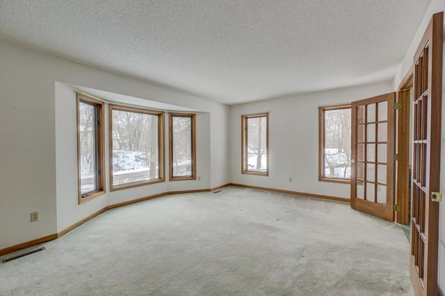 6155 Woodchuck Circle, Lino Lakes, MN 55110