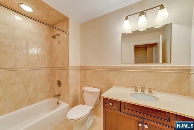 31 Skymark Court 31, Upper Saddle River, NJ 07458