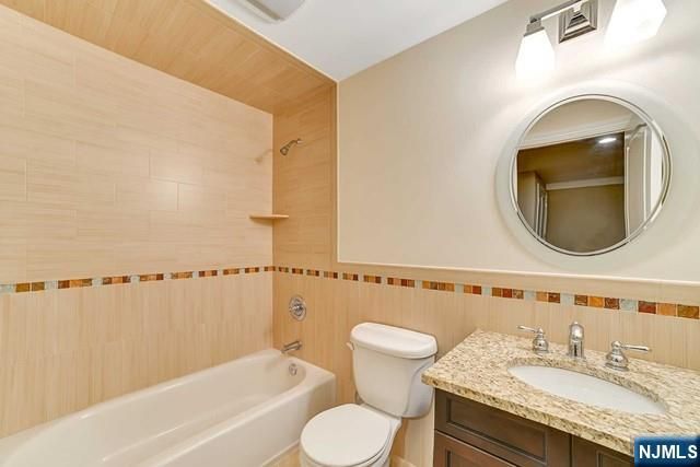 31 Skymark Court 31, Upper Saddle River, NJ 07458